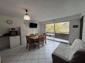 Chalet cosy avec parking, navette proche - FR-1-812-115